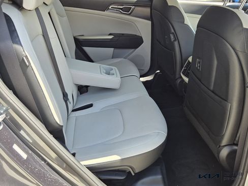 Certified 2024 Kia Sportage EX AWD/4WD image 17