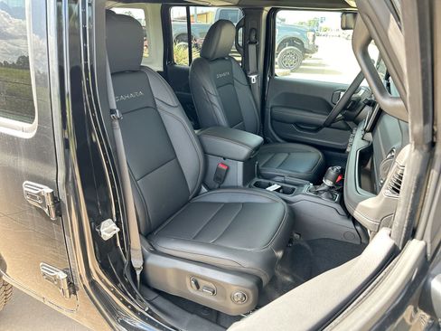 New 2024 Jeep Wrangler Sahara w/ Technology Group image 24