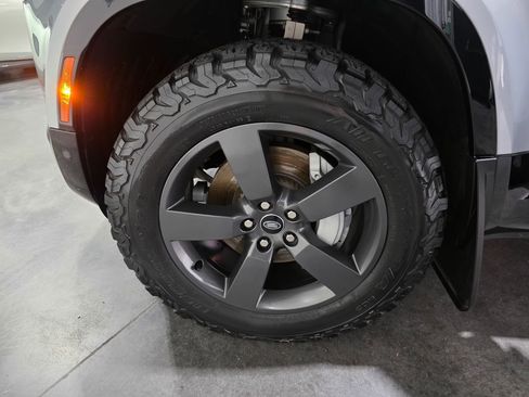Used 2022 Land Rover Defender 110 X-Dynamic SE AWD/4WD image 64