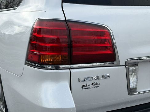 Used 2010 Lexus LX 570 4WD image 32