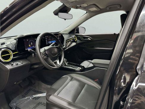 Used 2025 Chevrolet Trax ACTIV w/ Driver Confidence Package FWD image 28