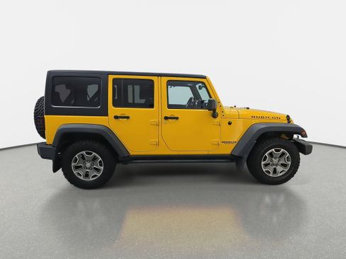 Used 2015 Jeep Wrangler Unlimited Rubicon w/ Connectivity Group image 4