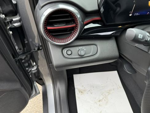 New 2026 Chevrolet Trax RS w/ Sunroof Package image 15