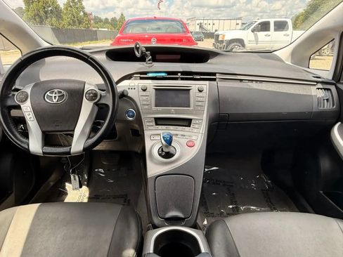 Used 2014 Toyota Prius Four FWD image 3