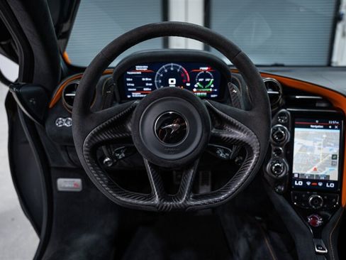 Used 2019 McLaren 720S Performance RWD image 19