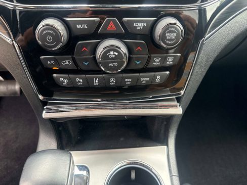 Used 2021 Jeep Grand Cherokee Limited w/ Quick Order Package 28K 80th RWD image 23
