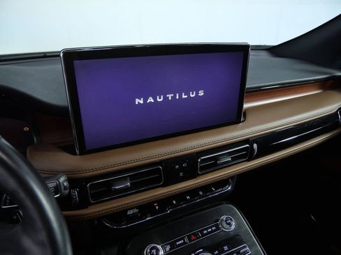 Certified 2023 Lincoln Nautilus Reserve w/ Luxury Package AWD/4WD image 20