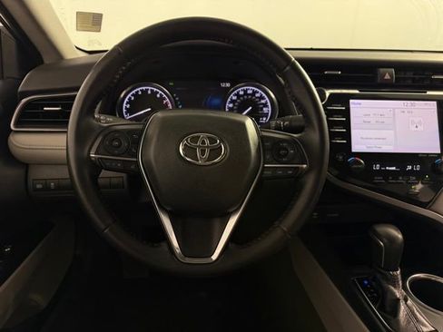 Used 2019 Toyota Camry XLE FWD image 16
