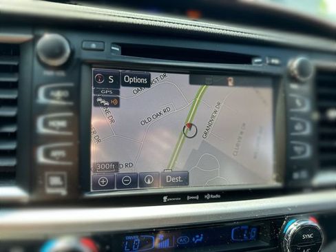 Used 2019 Toyota Highlander Limited Platinum AWD/4WD image 20