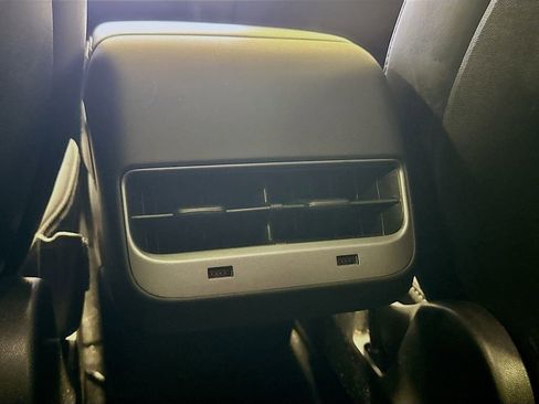 Used 2020 Tesla Model 3 Standard Range Plus image 32