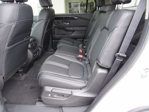 Used 2024 Honda Pilot Touring image 6