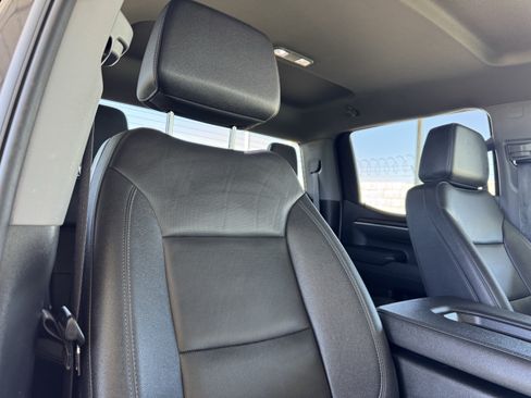 Certified 2025 GMC Sierra 1500 SLT AWD/4WD image 23