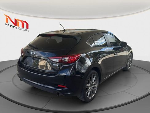 Used 2018 MAZDA MAZDA3 Touring image 5