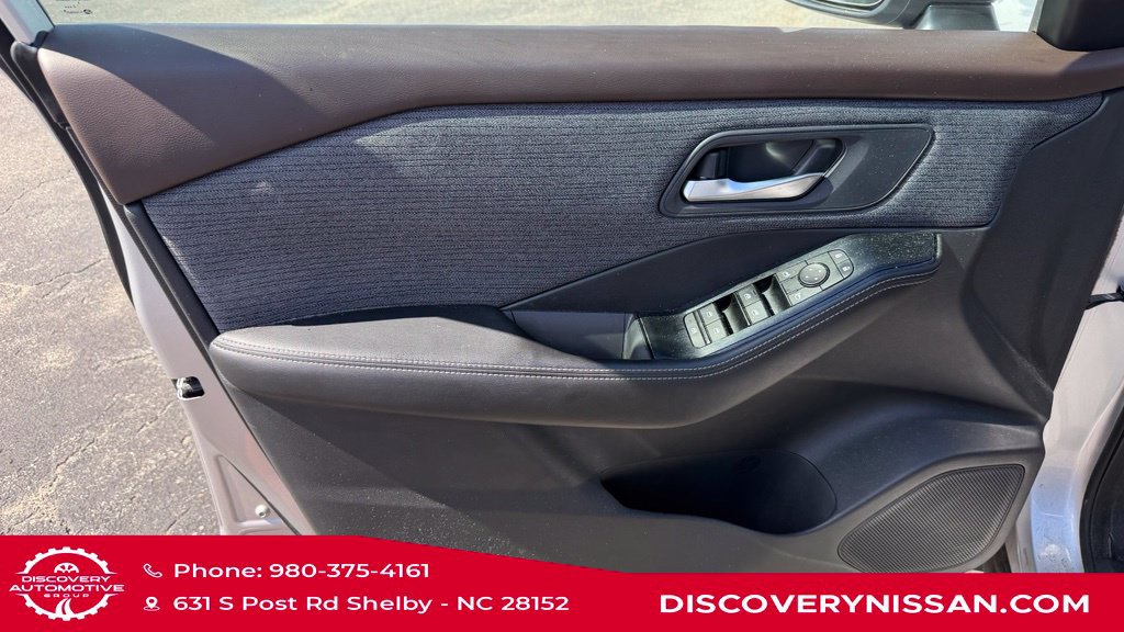 Certified 2023 Nissan Rogue SV FWD image 10