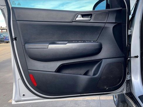 Used 2021 Kia Sportage S image 22