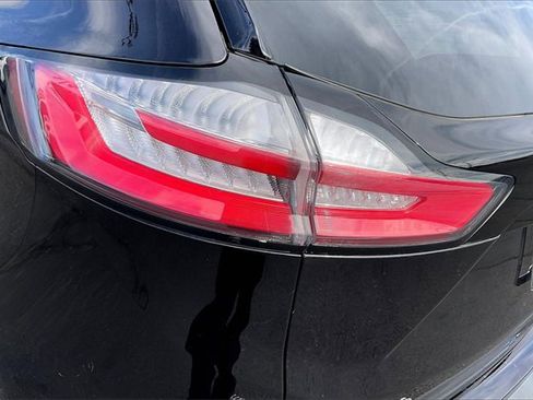 Used 2024 Ford Edge SEL image 32