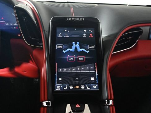Used 2022 Ferrari Roma RWD image 15