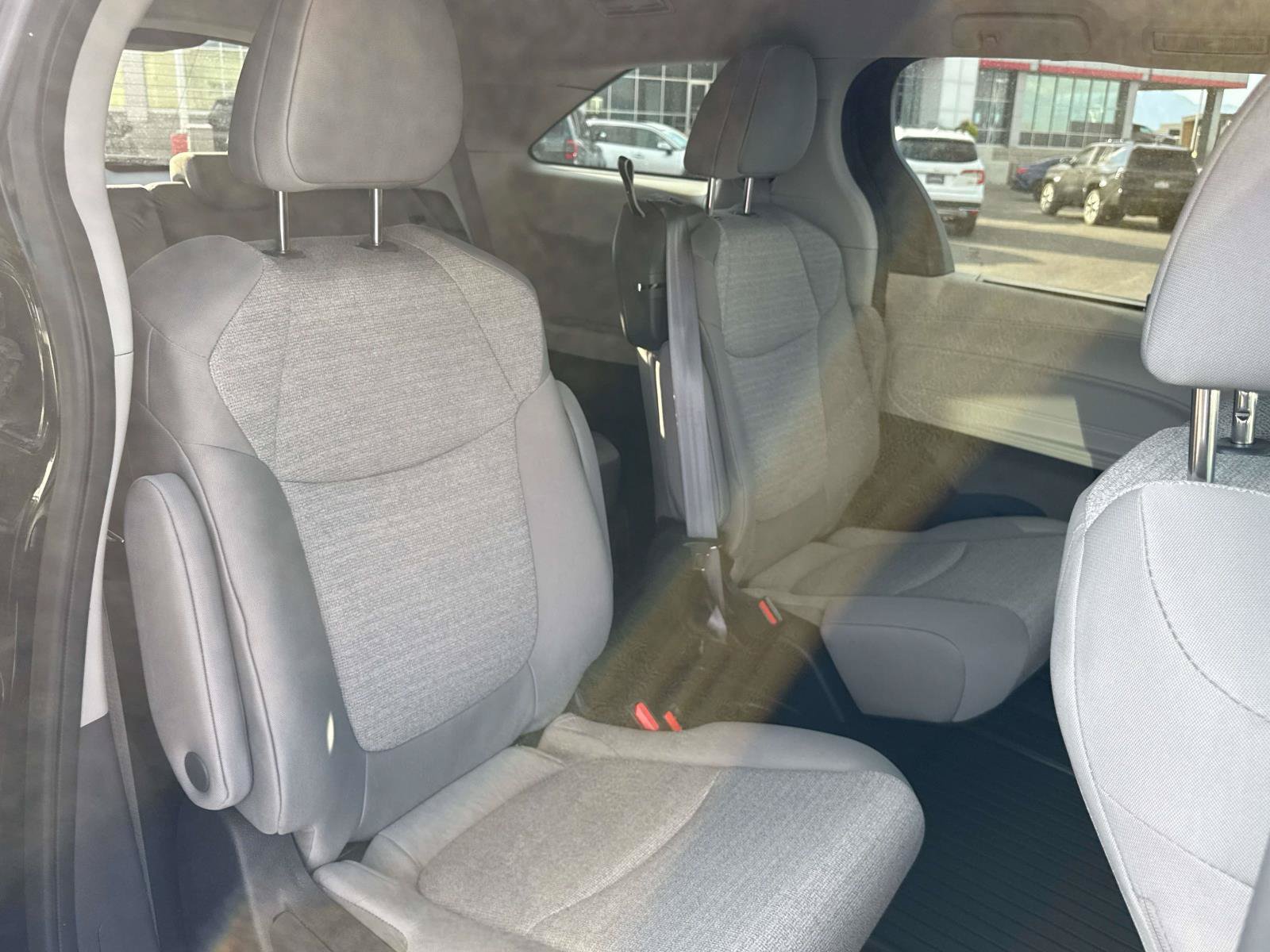Used 2024 Toyota Sienna LE w/ LE Plus Package AWD/4WD image 16