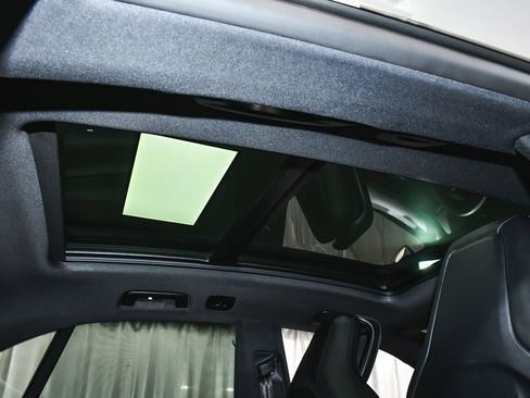 Used 2025 Porsche Macan 4 Electric image 54