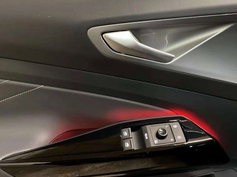 Used 2023 Volkswagen ID.4 S image 27