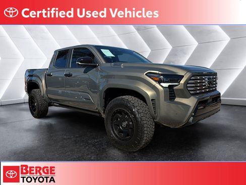 Used 2025 Toyota Tacoma Limited image 1