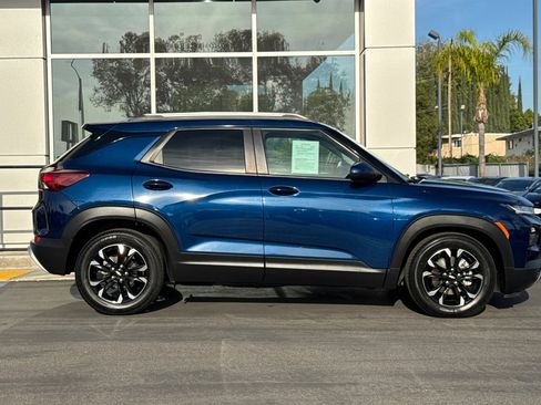 Used 2022 Chevrolet TrailBlazer LT w/ Sun and Liftgate Package image 4