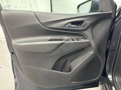 Used 2022 Chevrolet Equinox LT image 8