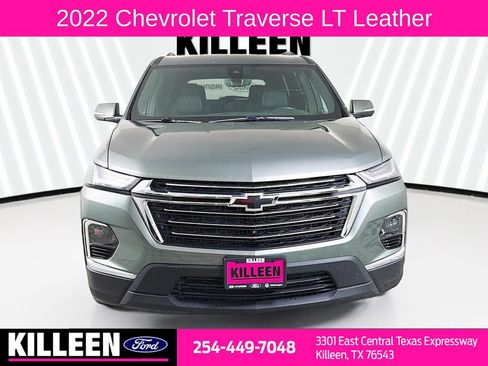 Used 2022 Chevrolet Traverse LT w/ LT Premium Package AWD/4WD image 2