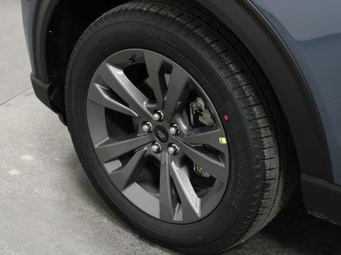 New 2026 Ford Explorer Active w/ Active Comfort Package image 10