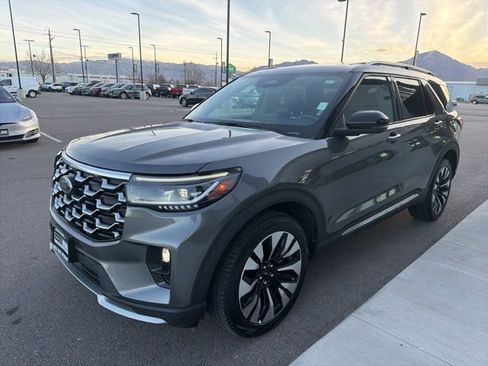 Used 2025 Ford Explorer Platinum w/ LUX Leather Package image 3