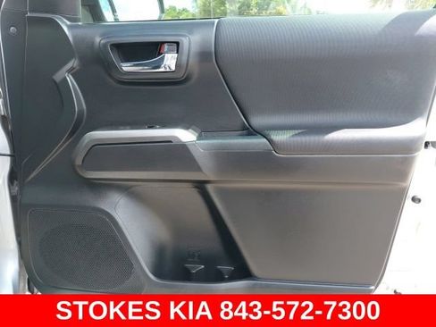 Used 2017 Toyota Tacoma TRD Off-Road w/ Tow Package RWD image 22