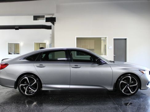 Used 2021 Honda Accord Sport image 2