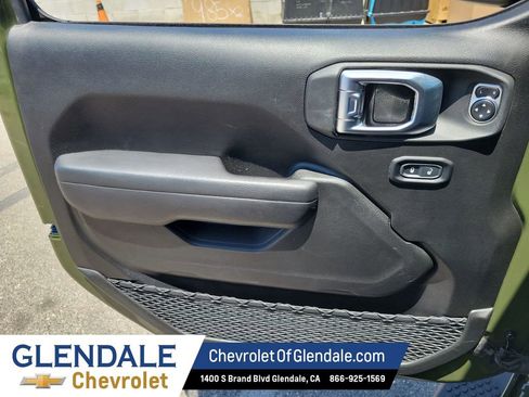 Used 2024 Jeep Wrangler Unlimited AWD/4WD image 35