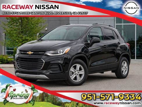 Used 2020 Chevrolet Trax LT w/ LT Convenience Package FWD image 1