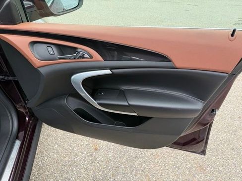 Used 2017 Buick Regal Sport Touring FWD image 18