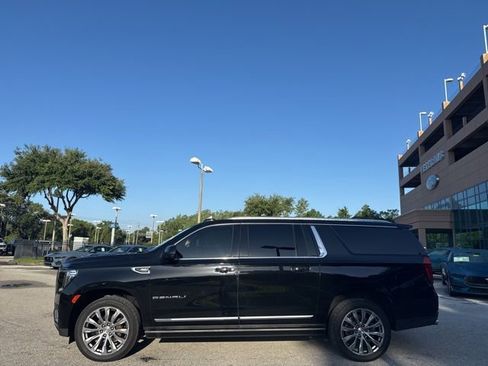 Used 2021 GMC Yukon XL Denali w/ Denali Ultimate Package AWD/4WD image 2