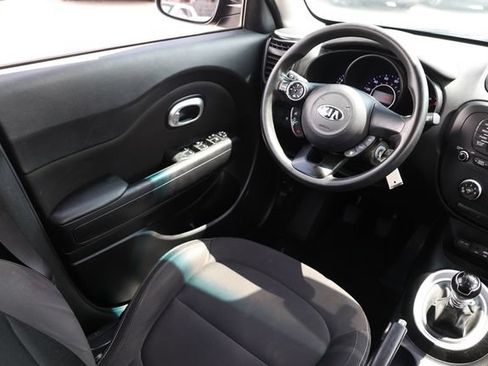 Used 2016 Kia Soul FWD image 23