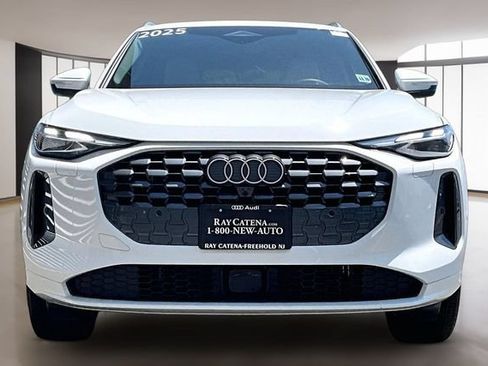 Used 2025 Audi Q5 Premium w/ Convenience Package AWD/4WD image 2