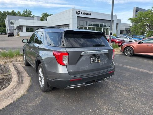 Used 2021 Ford Explorer XLT w/ Equipment Group 202A AWD/4WD image 8