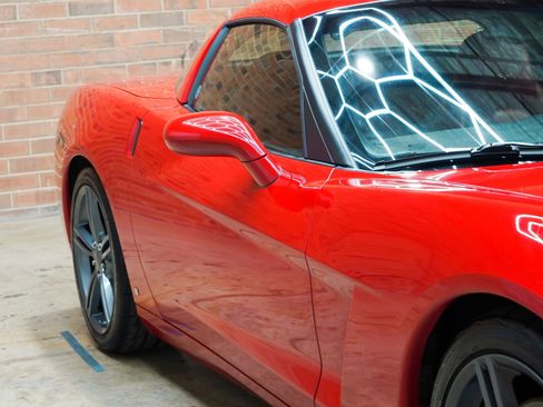 Used 2006 Chevrolet Corvette Coupe w/ Preferred Equipment Group RWD image 25