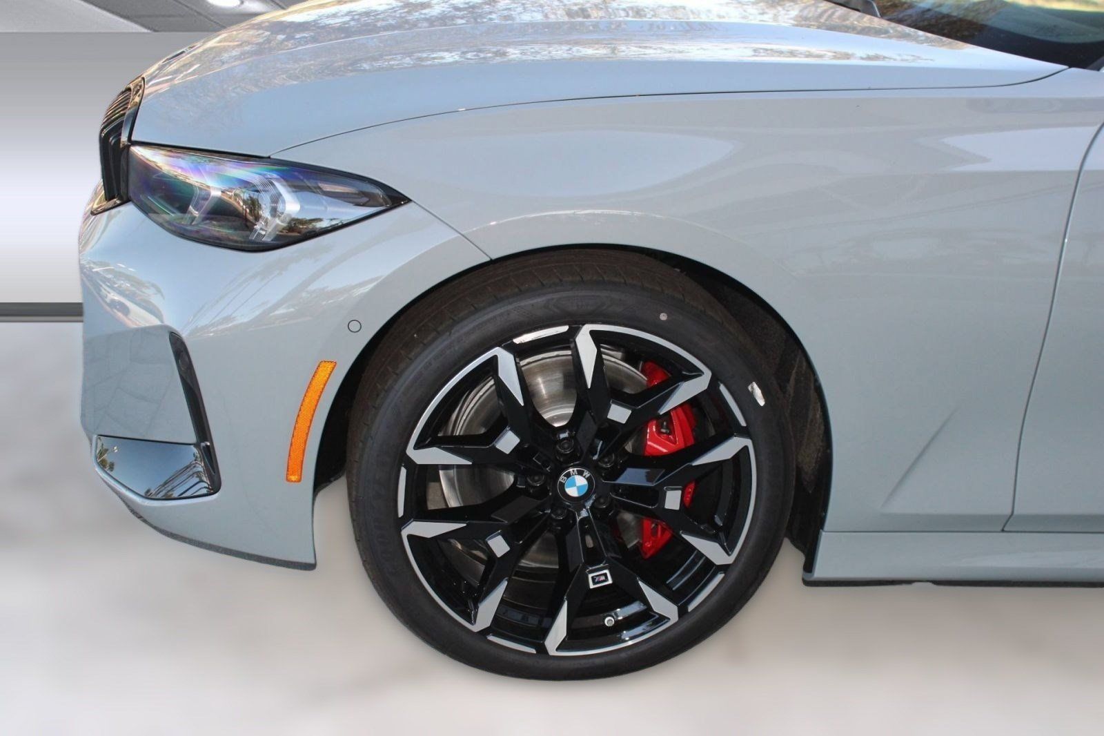 Used 2026 BMW 330i Sedan w/ M Sport Package RWD image 28