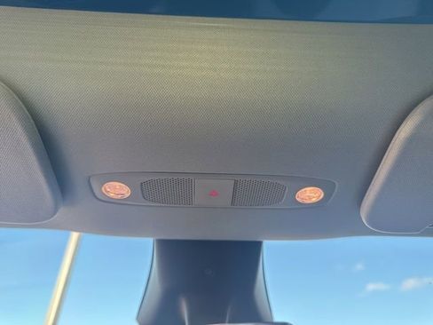 Used 2024 Tesla Model Y Performance image 28