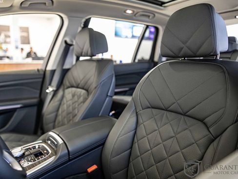 Used 2025 BMW X7 xDrive40i w/ Premium Package AWD/4WD image 22