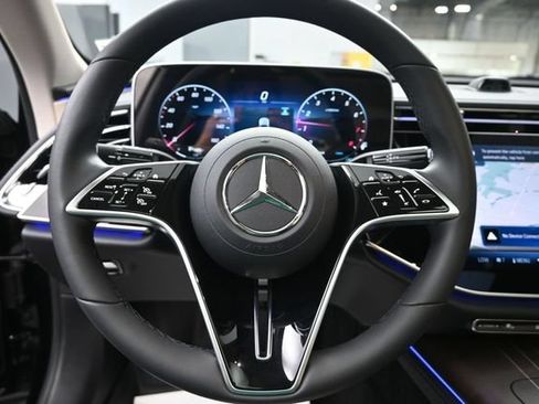 Used 2025 Mercedes-Benz E 350 4MATIC Sedan image 15
