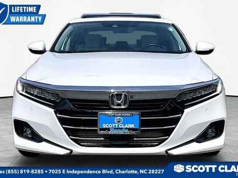 Used 2022 Honda Accord Touring image 2