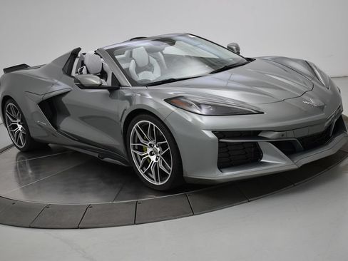 Used 2024 Chevrolet Corvette Z06 RWD image 39