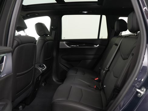 Used 2025 Cadillac XT6 Premium Luxury w/ Technology Package image 19