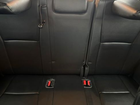 Used 2023 Toyota Highlander XLE image 18