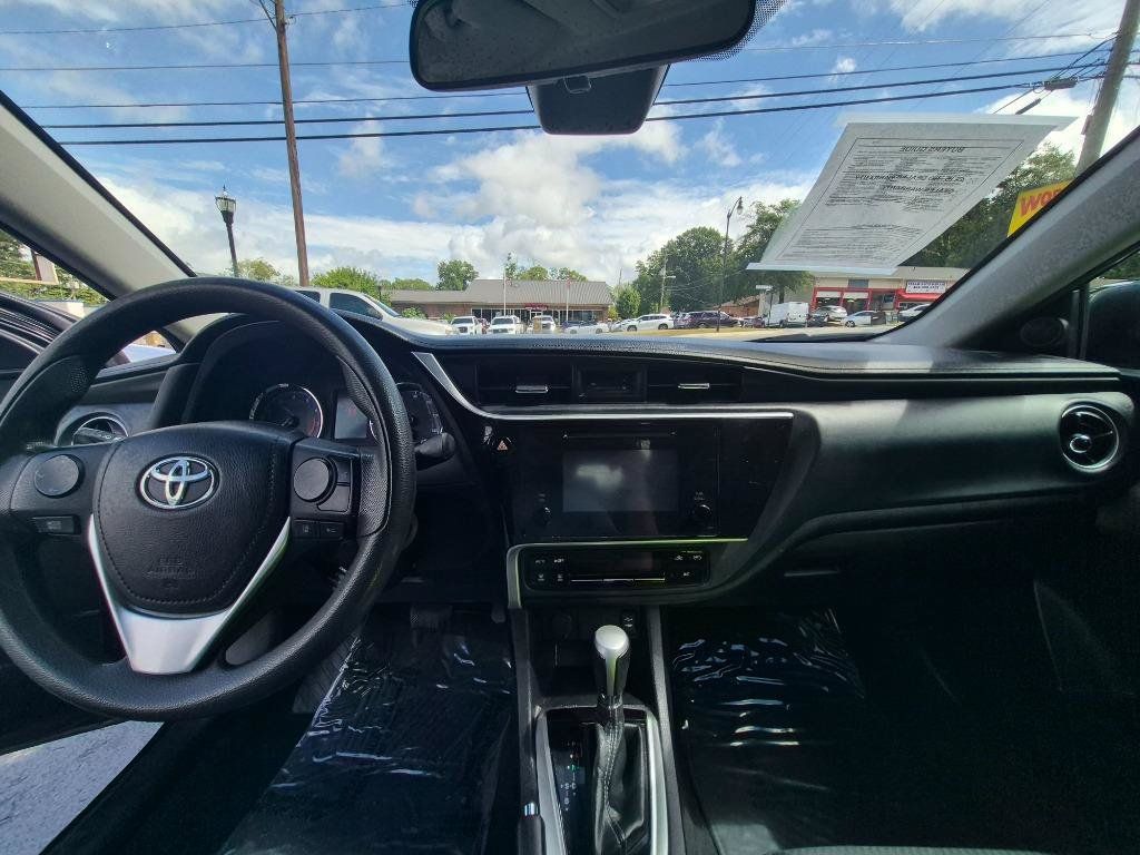 Used 2019 Toyota Corolla LE FWD image 16