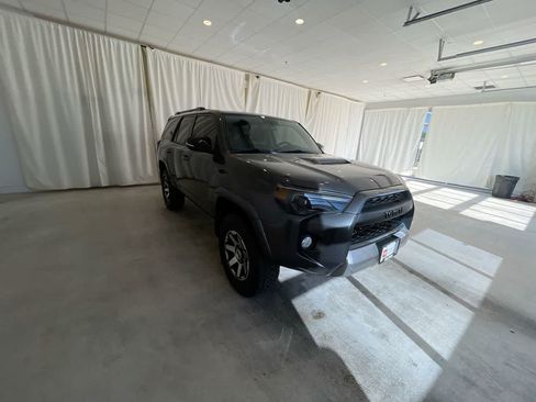 Certified 2019 Toyota 4Runner TRD Off-Road Premium AWD/4WD image 2